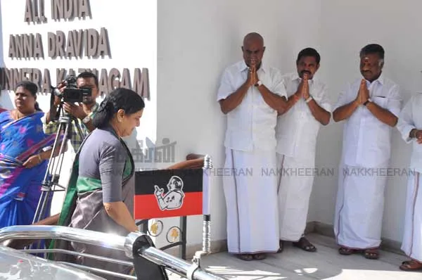 o panneerselvam edappadi palanisamy sasikala 